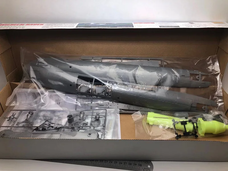 1/144 WWII German U Submarine  - Model Kit Entry Grade 评论和价格